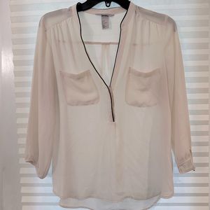 White and black H&M blouse